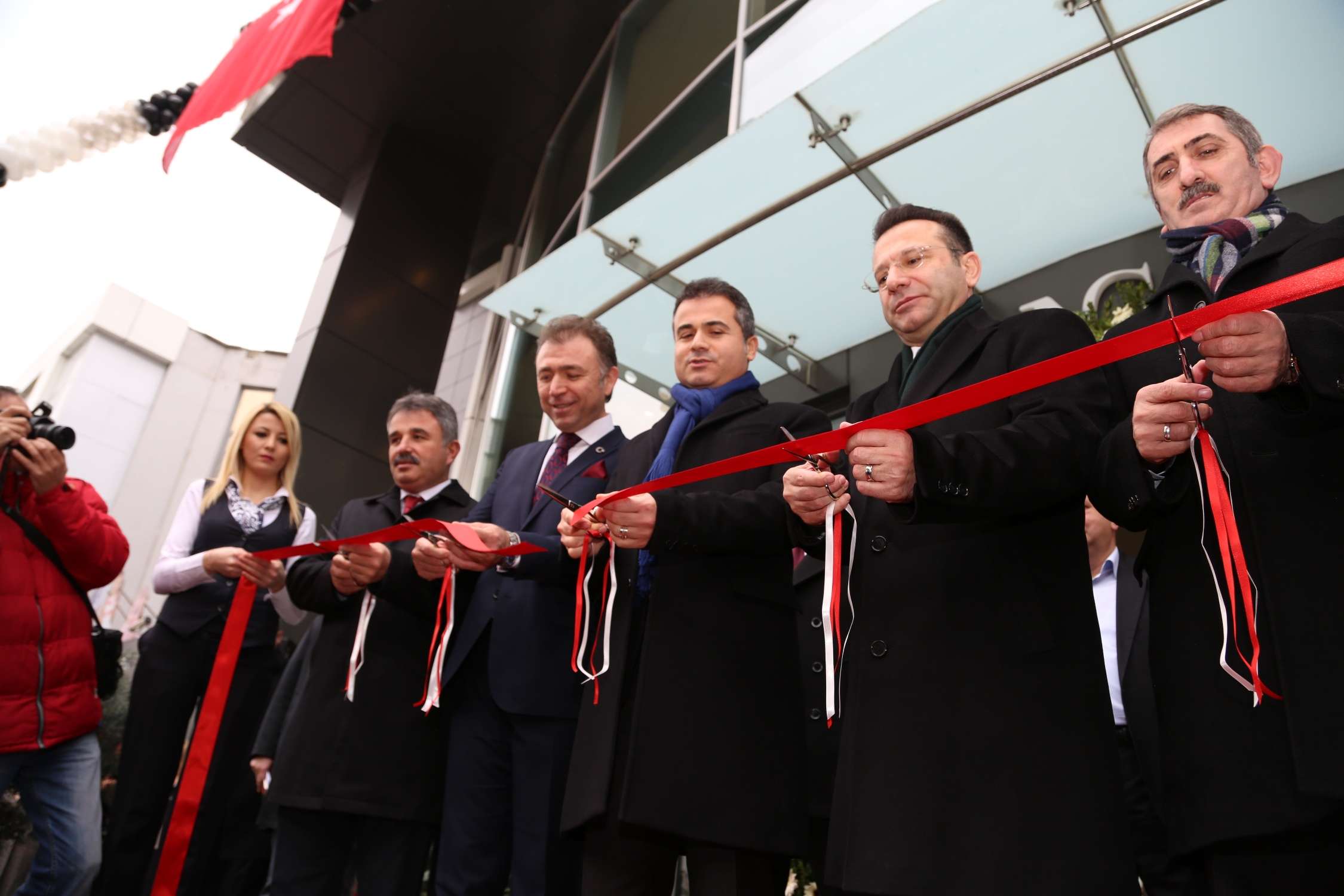 NG SAMSUN SHOWROOM'U AÇILDI