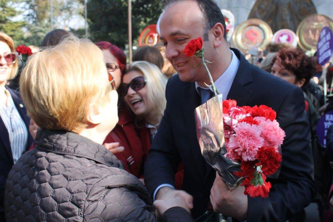 KADININ KURTULUŞU HAYIR'DAN GEÇER