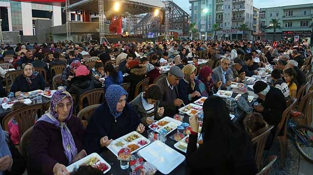 Canik'te Her Akşam 'Büyük Aile' Buluşması