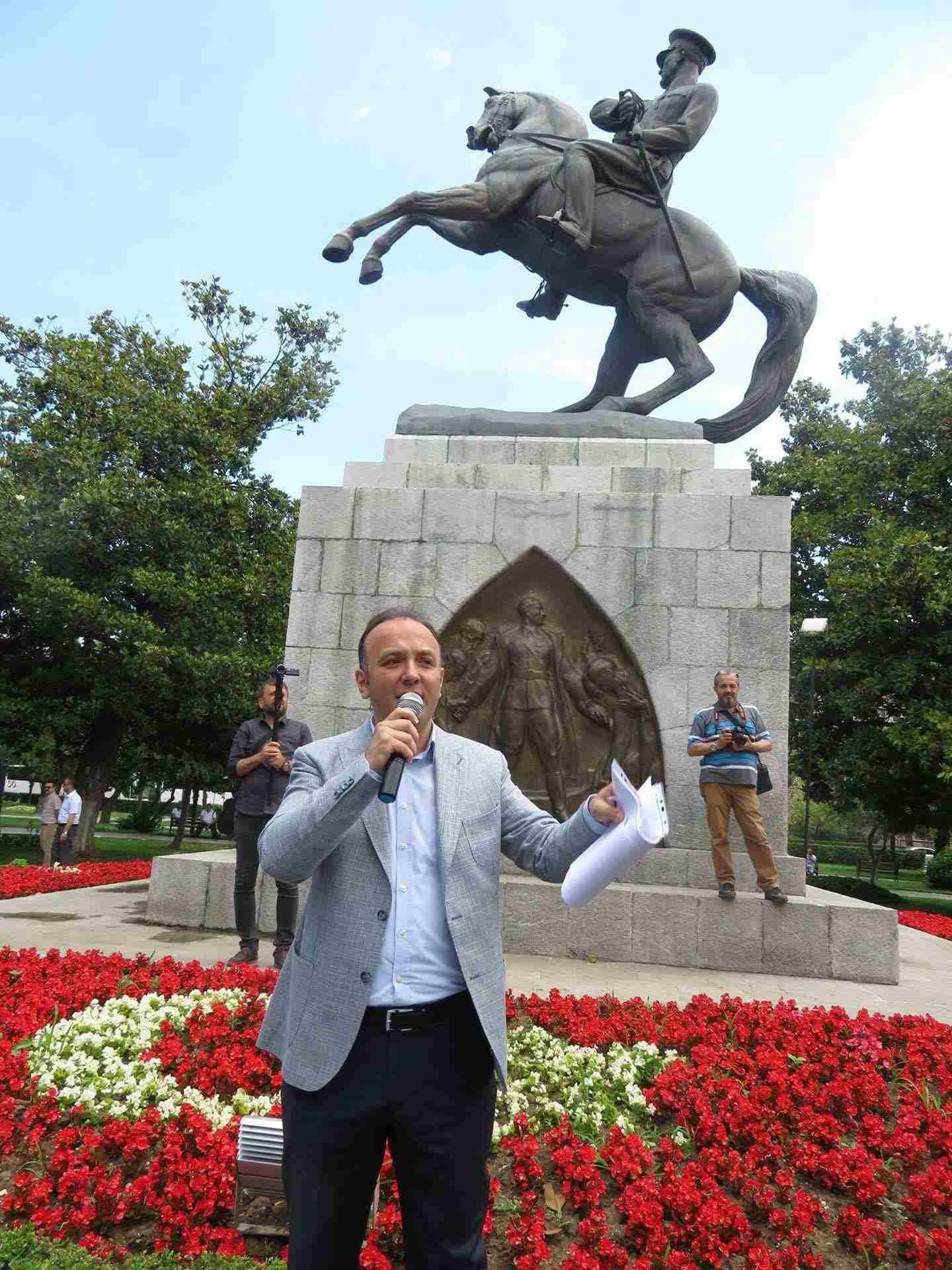 BAHÇELİ, KENDİ TABANINDAN KORKUYOR