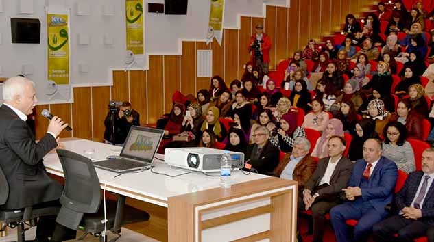 Nihat Hatipoğlu KYK Kampında