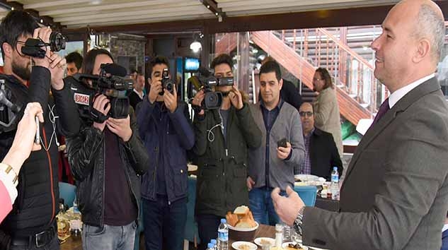 Tüm Basın Mensupları Bizim Mesai Arkadaşımızdır