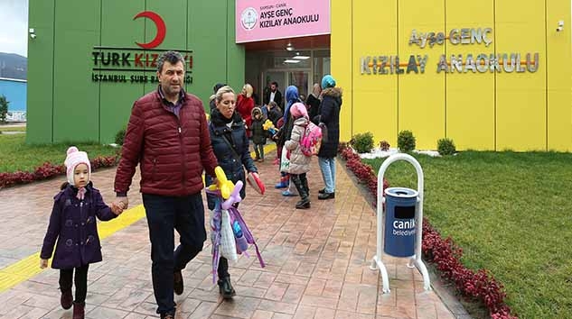 Genç'ten Çocuklara Anlamlı Hediye