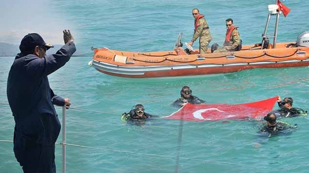 DALGIÇLAR KARADENİZ'E BAYRAK AÇTI!