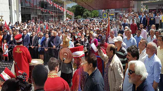 MHP'DEN MİTİNG GİBİ SEÇMEN İLETİŞİM MERKEZİ AÇILIŞI