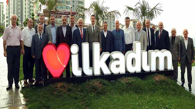 İLKADIM'DA KAYMAKAM ATLAMAZ'A VEDA YEMEĞİ…