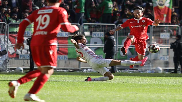 SAMSUNSPOR ÜÇ PUANI DİYARBAKIR'DA BIRAKTI!... 3-2