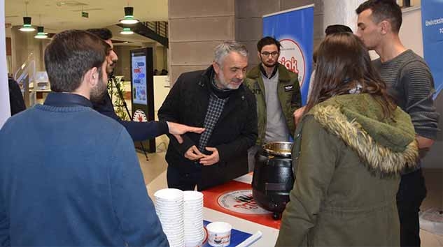 OMÜ'de Öğrencilere Yeni Kütüphanede Sıcak Çorba