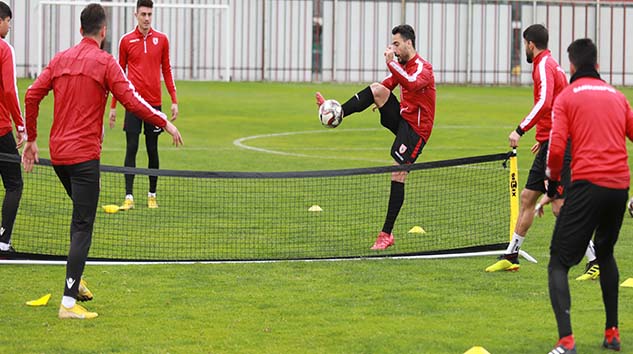 SAMSUNSPOR'DA HEDEF ÜÇ PUAN!