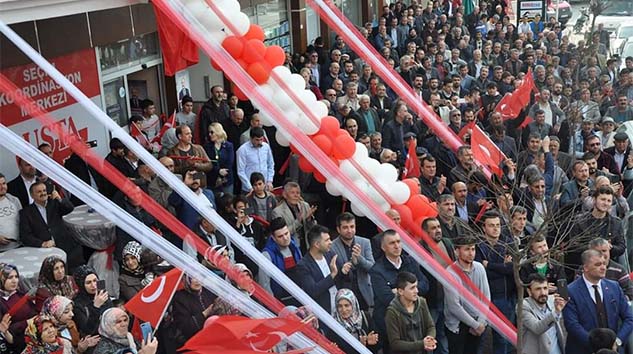 Usta'dan Görkemli Açılış!