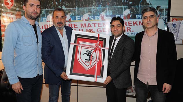 BAŞKAN UYANIK'A 3 BOYUTLU SAMSUNSPOR TABLOSU