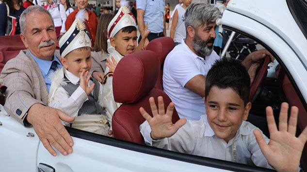 670 Çocuk Muhteşem Şölenle Erkekliğe İlk Adımını Attı!