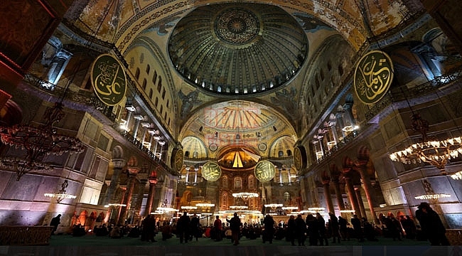 86 Yıl Sonra Ayasofya'da Mevlid Kandili