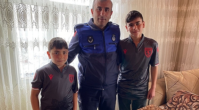 Başkan Demir'den Öğrencilere Samsunspor Forması