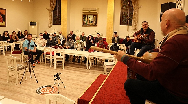 Âşık Obalı'nın Şiiri Geceye Damgasını Vurdu