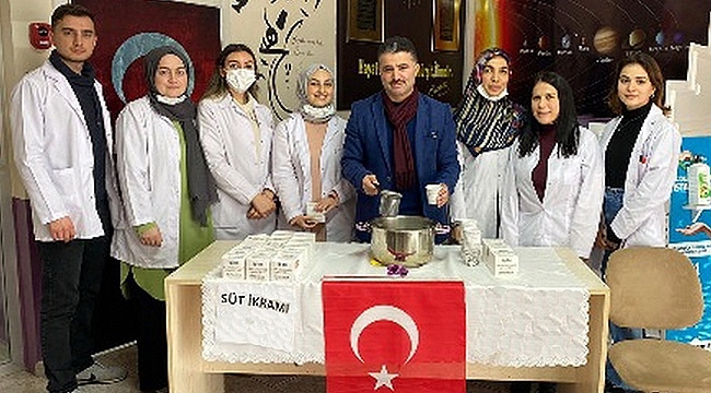 İLKEM'li Öğrencilerden Farkındalık Yaratan Süt İçme Etkinliği