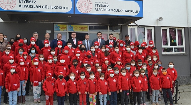 'Minikler Üşümesin'in dördüncü yılında ilk durak Alaçam