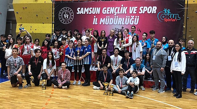 Badminton Şenliği Düzenlendi