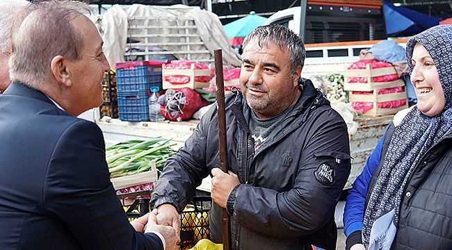 Cevat Öncü Pazar Yerinde Vatandaşlarla Kucaklaştı