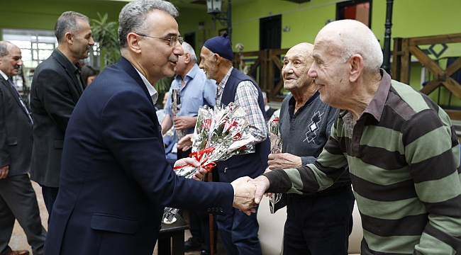 Başkan Kurnaz'dan Anneler Günü'nde Huzurevine Ziyaret 