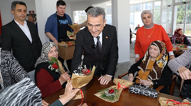 Büyüklerimiz Bizler İçin Kıymetlidir