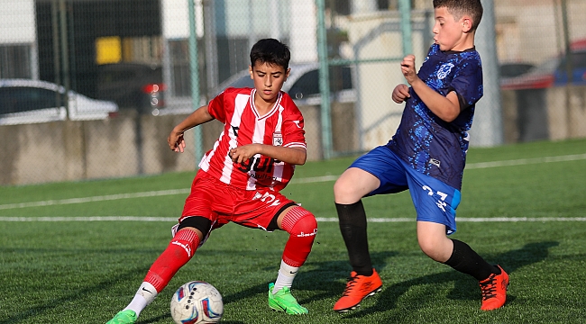  Yılport Samsunspor U12 Canikspor U12 Takımi İle Karşılaştı