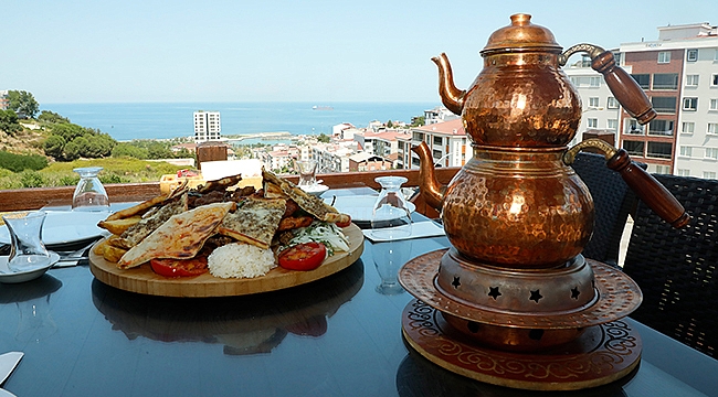 Ihlamur Cafe ve Restaurant, Panoramik Manzarasıyla Eşsiz Lezzetler Sunuyor