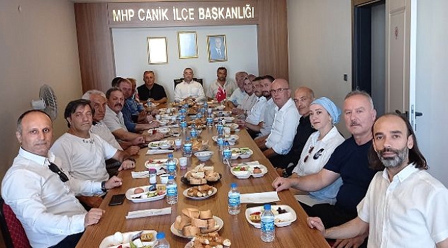 Başkan Baltacı Muhtarlarla Kahvaltıda Buluştu