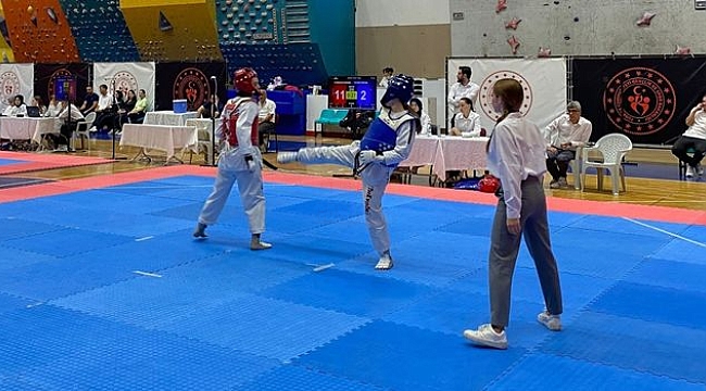 Taekwondo Yıldızlar ve Gençler İl Seçmeleri Yapıldı