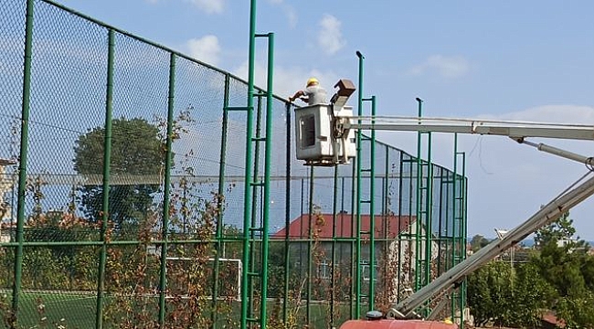 Atakum'da Halı Sahalar Adım Adım Yenileniyor