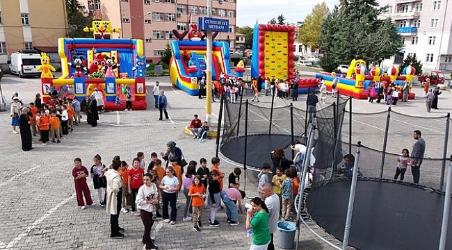 Büyükşehir'in İlçe Çocuk Şenlikleri Vezirköprü İle Devam Etti