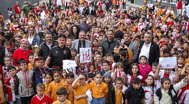 Kaptan Zeki Yavru Minik Öğrencilerle Buluştu