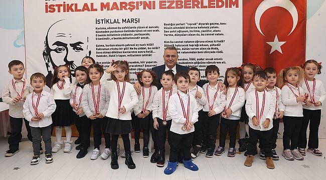 İlkadımlı Minikler İstiklal Marşı İle Duygulandırdı