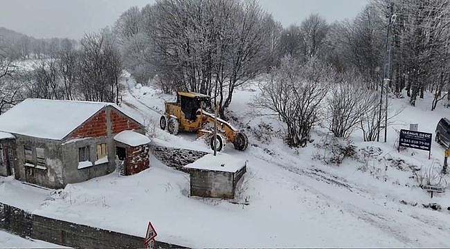 Atakum Belediyesi Ekiplerinin Yoğun Kar Mesaisi