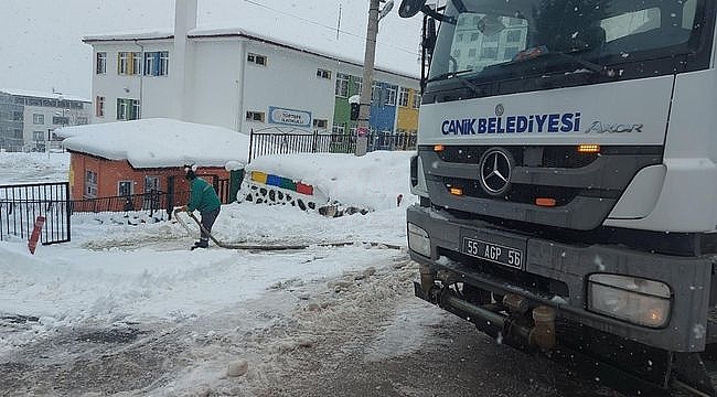 Canik'te Okullara Buzlanmaya Karşı Solüsyon Uygulaması