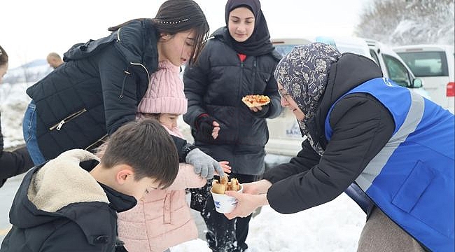 Kartopu Oynayan Çocuklara Canik Belediyesi'nden Sürpriz