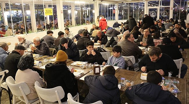 Atakum Belediyesinin Dayanışma Sofrası İlk Gününde Doldu Taştı