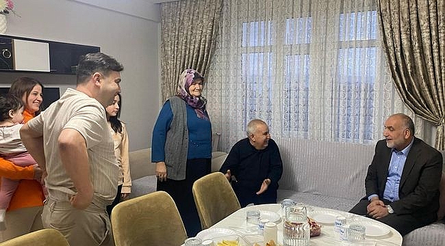 Başkan Sandıkçı'dan Çat Kapı İftar 